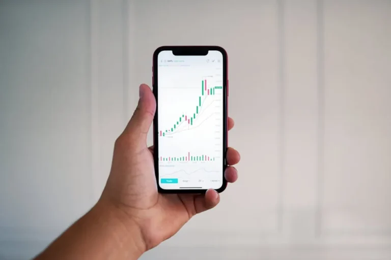 AI Stocks: What Investors Watch
