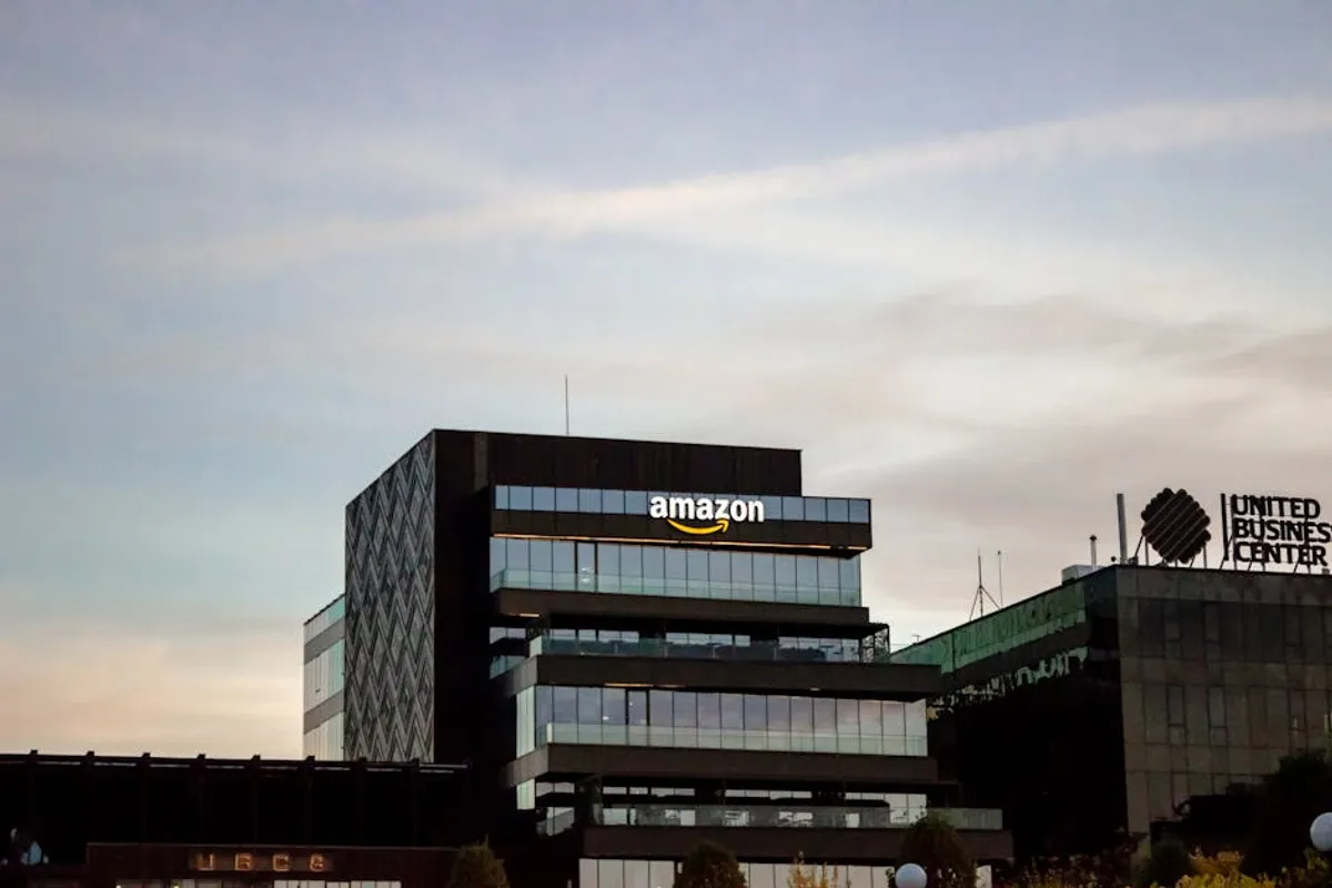 Amazon stock Forecast: Key Factors Moving the Market
