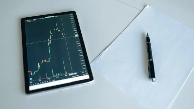 Amazon stock Today: What Investors Should Watch