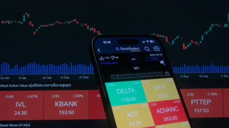 AMC stock Today: What Investors Should Watch