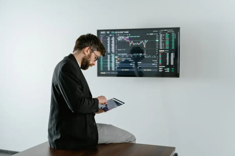 Apple Analyst Price Targets: What Investors Should Watch