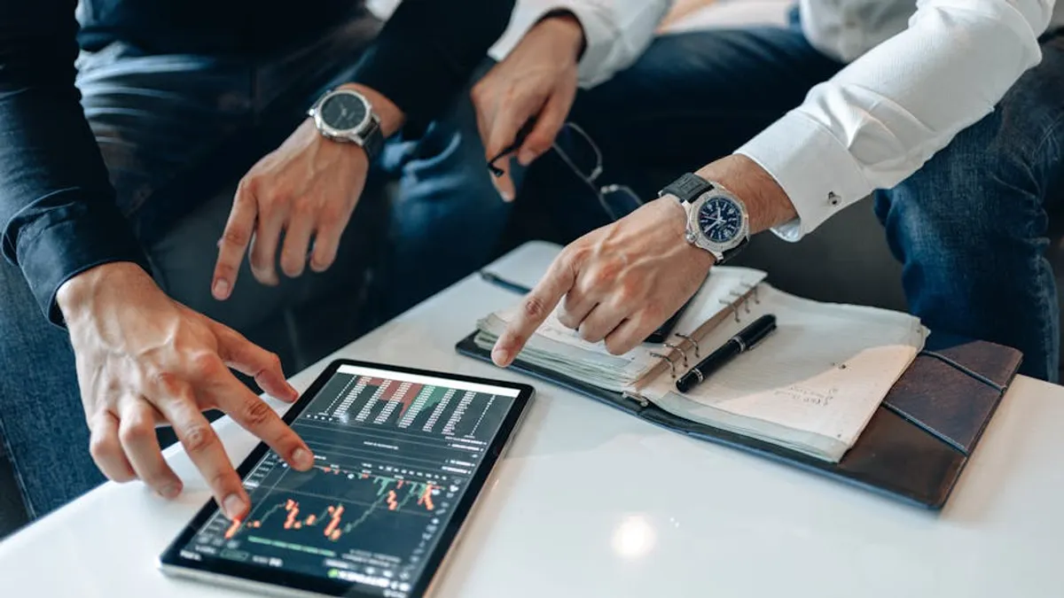 Apple Investor Relations Guide: Earnings, Filings, and Market Cap