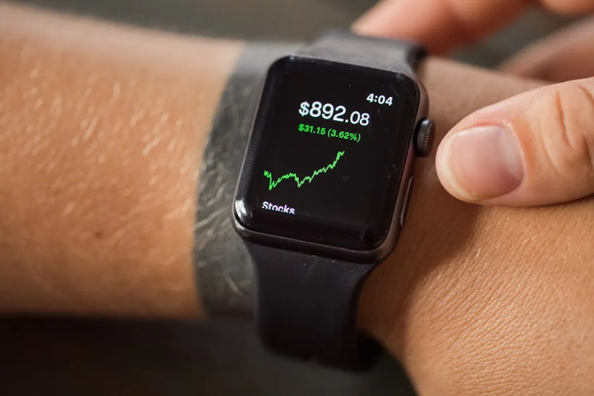Apple stock Forecast: Key Factors Moving the Market
