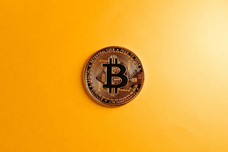 Bitcoin vs AMD stock: What Investors Compare