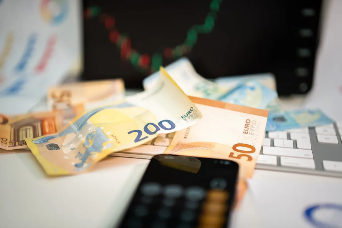 How Debt-To-Equity Ratio Affects Apple Stock Analysis