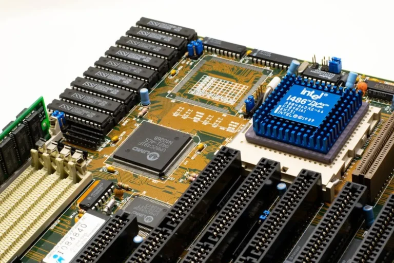 Intel stock Forecast: Key Factors Moving the Market