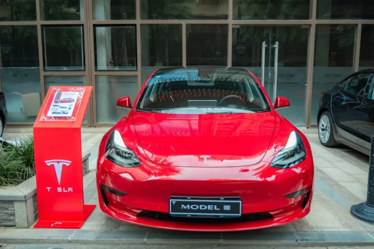 Tesla Cash Reserves: What Investors Should Watch