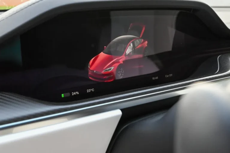 Tesla Investor Relations Guide: Earnings, Filings, and P/E Ratio