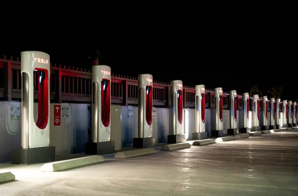 Tesla P/E Ratio: What Investors Should Watch