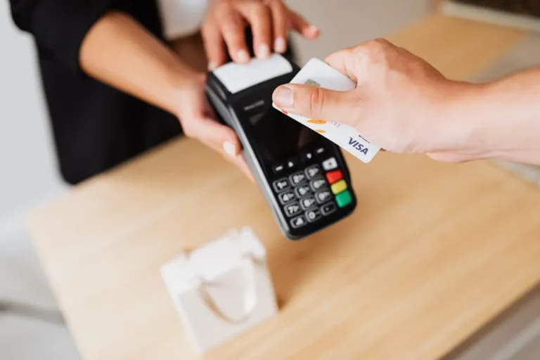 Visa stock Today: What Investors Should Watch